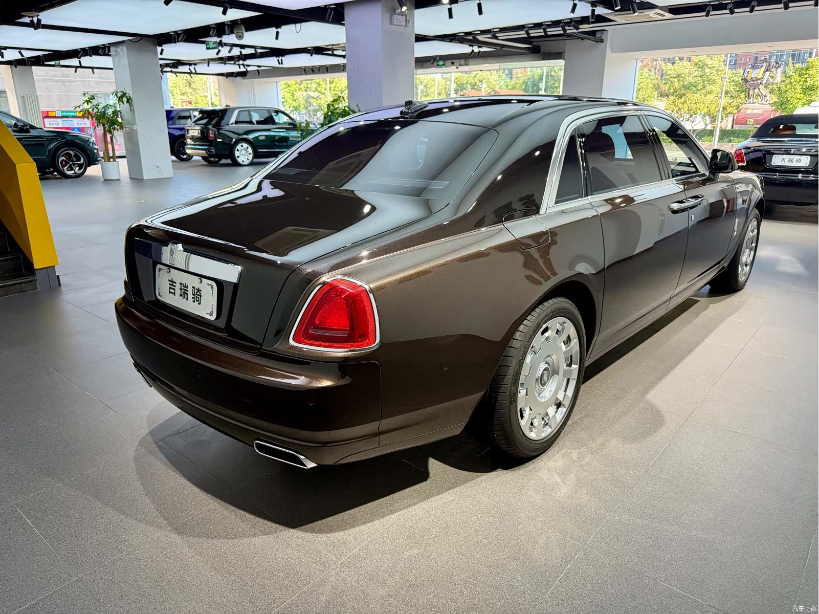 Rolls-Royce Ghost, 2016 6