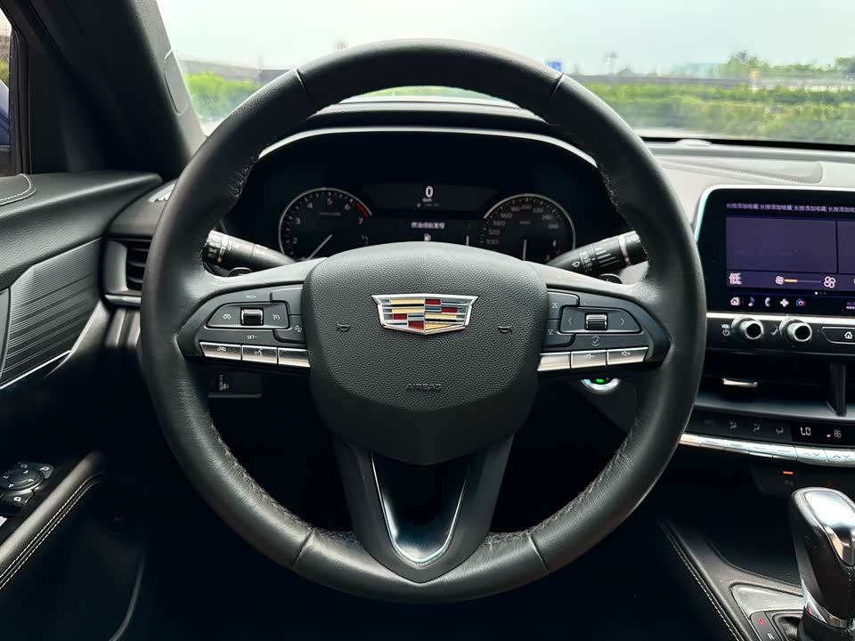 Cadillac CT4