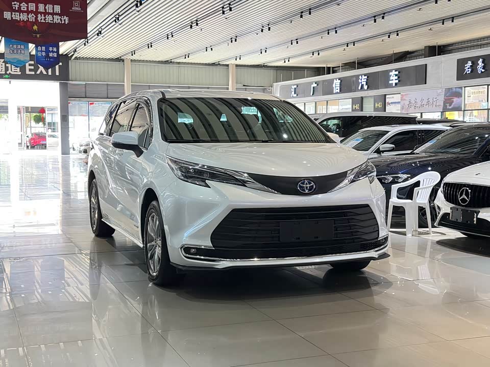 Toyota SIENNA Toyota SIENNA