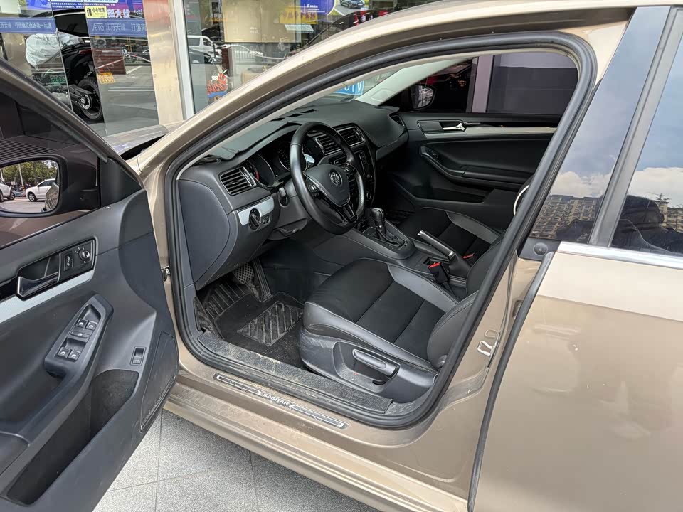 Volkswagen Sagitar Volkswagen Sagitar