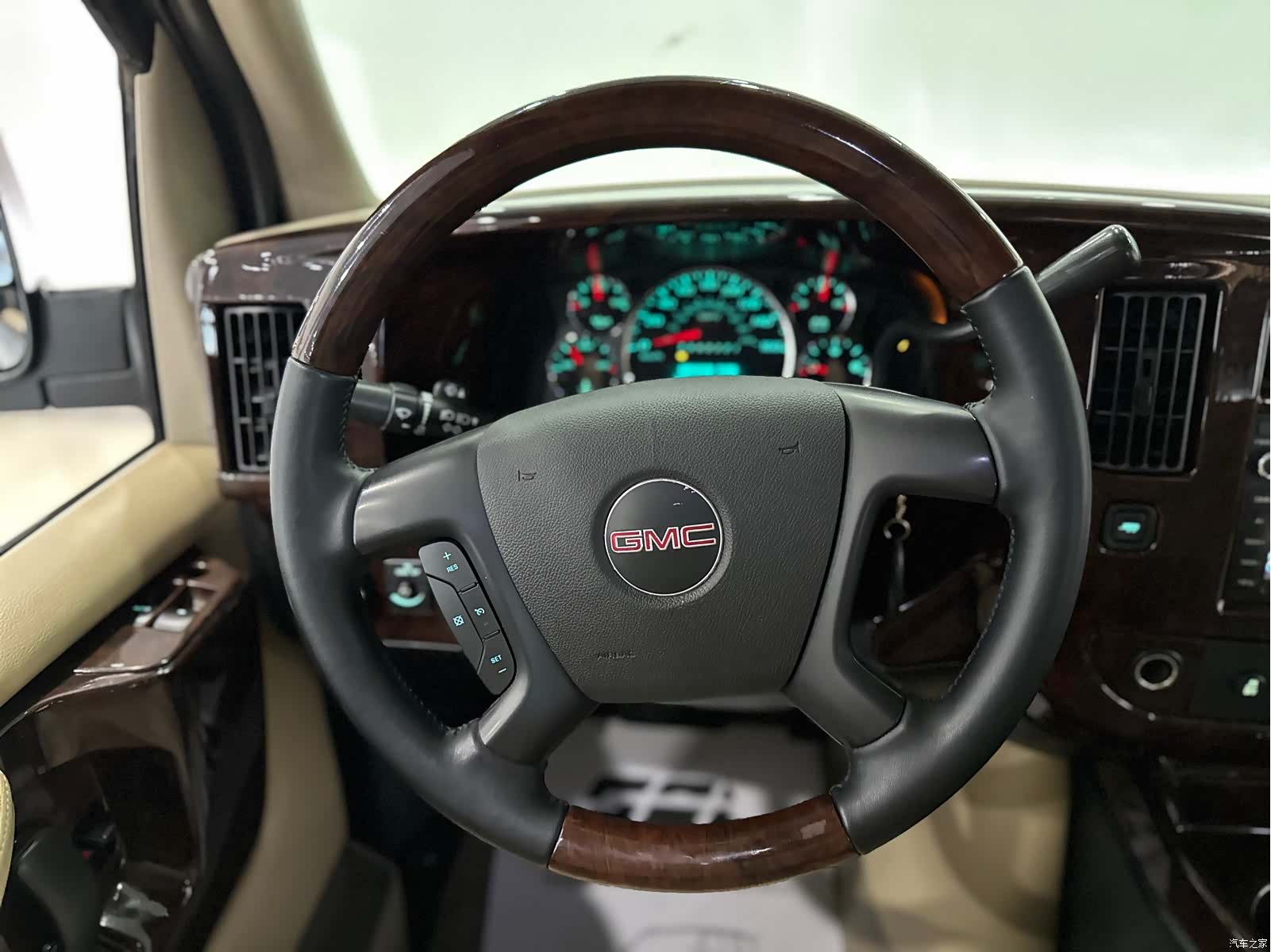 GMC SAVANA, 2013 9