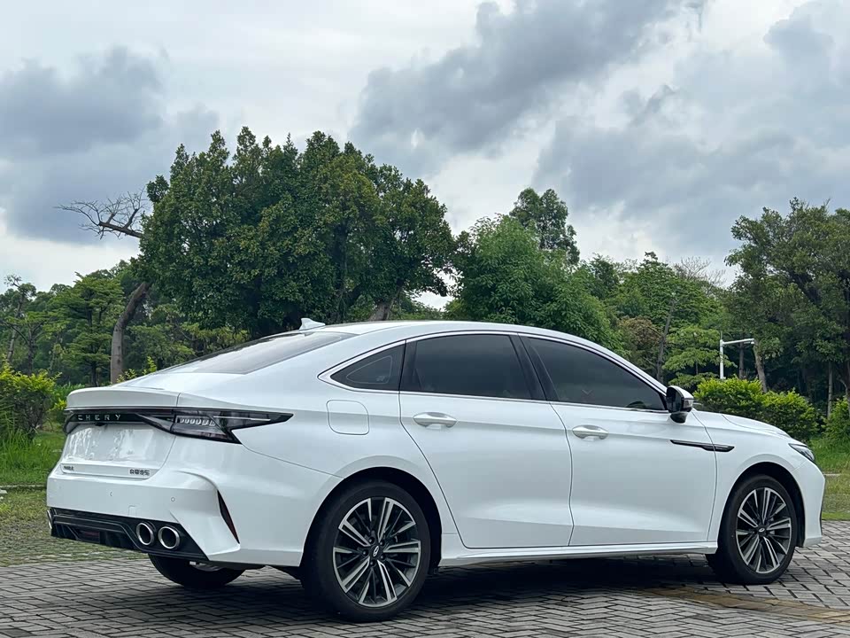 Chery Arrizo 8
