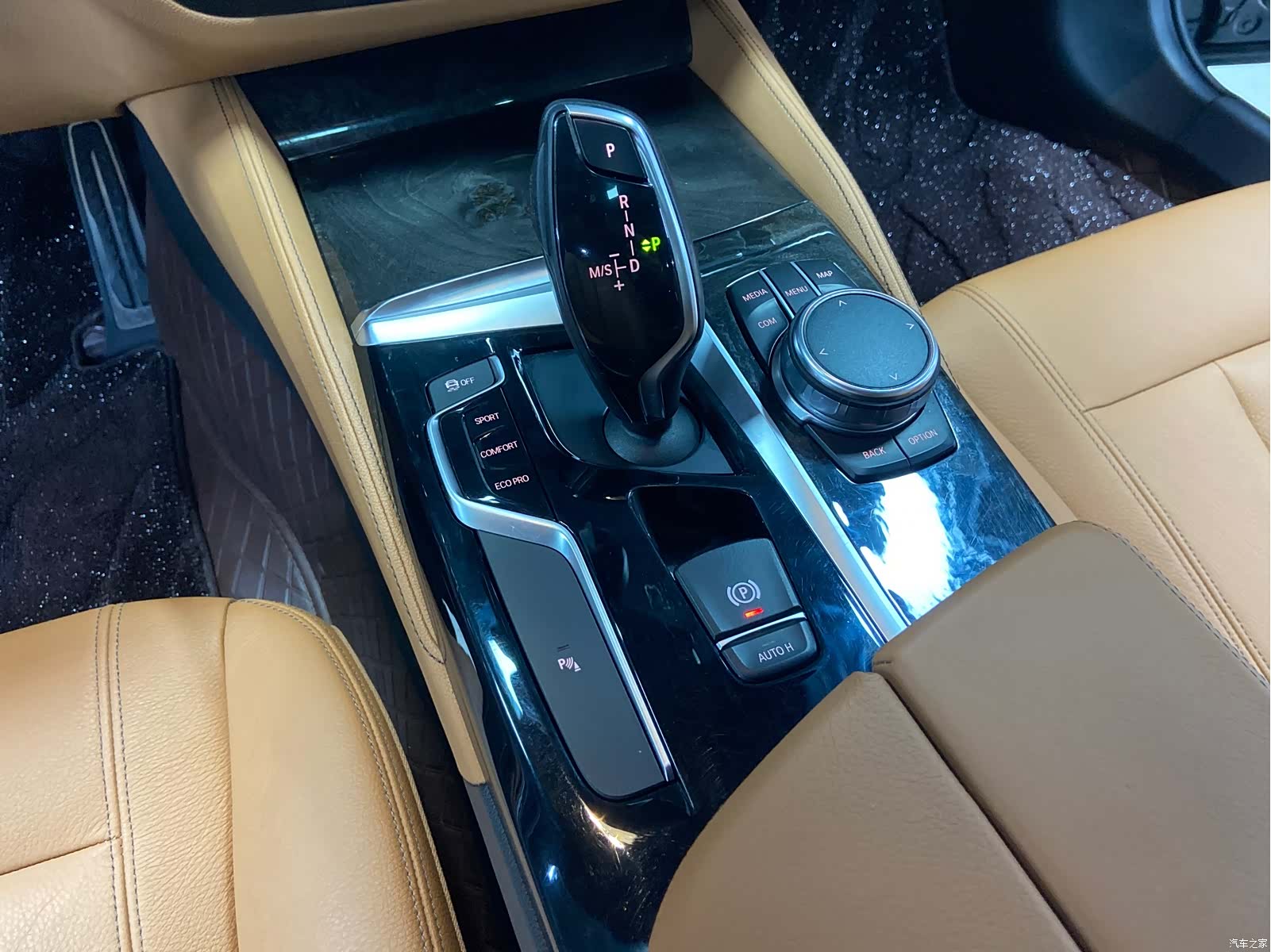 BMW 5 Series, 2017 11