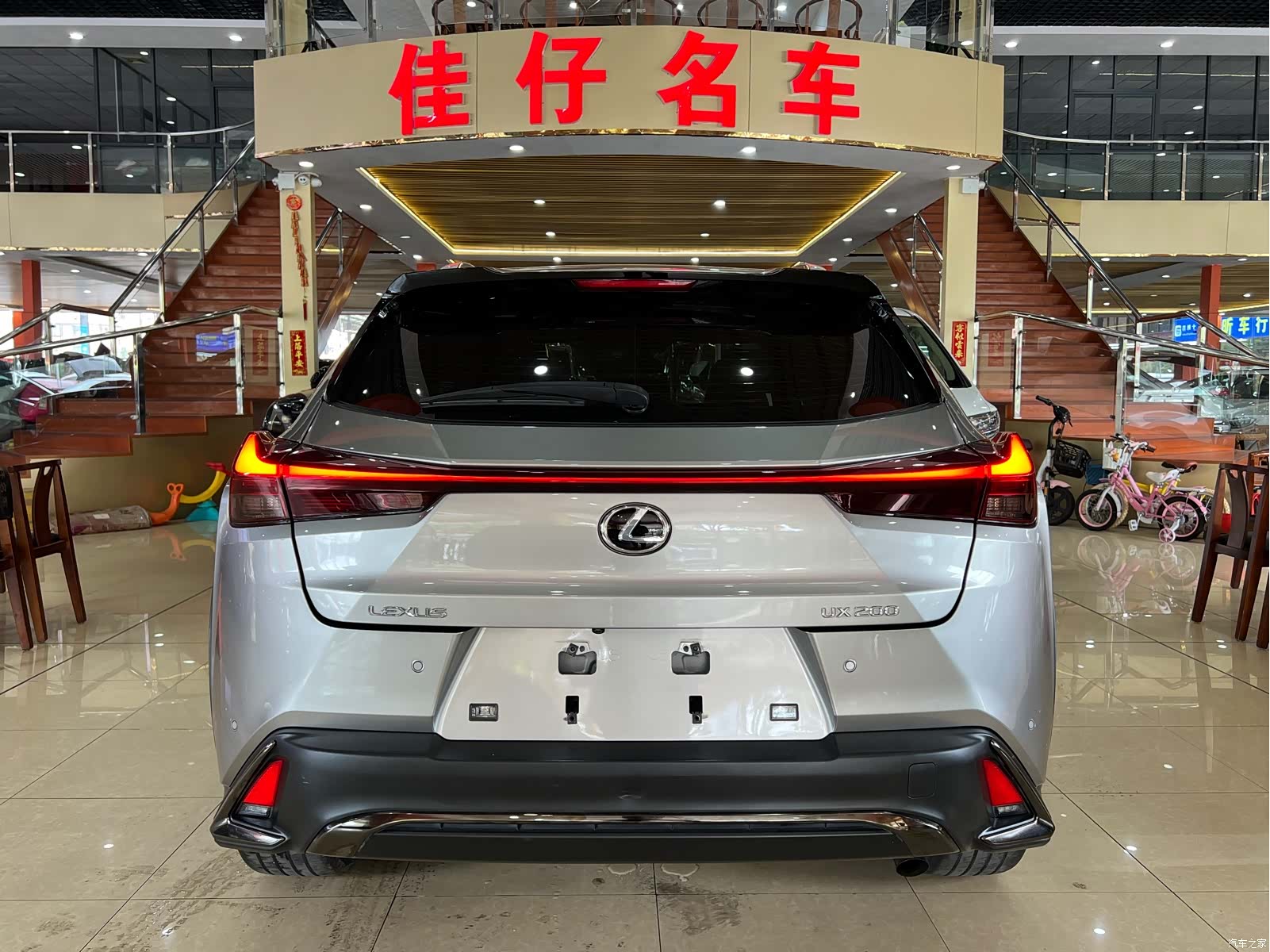 Lexus UX, 2019 все фото