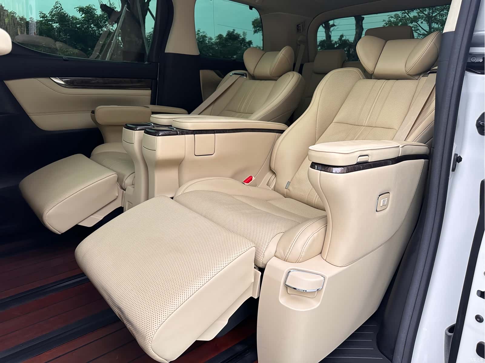 Toyota Alphard, 2021 17