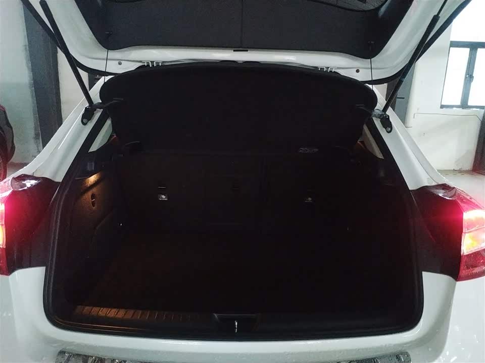 Mercedes-Benz GLA Mercedes-Benz GLA