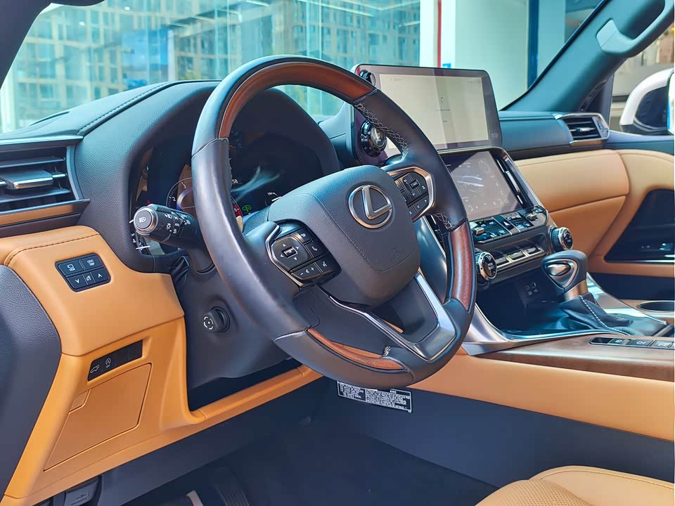 Lexus LX
