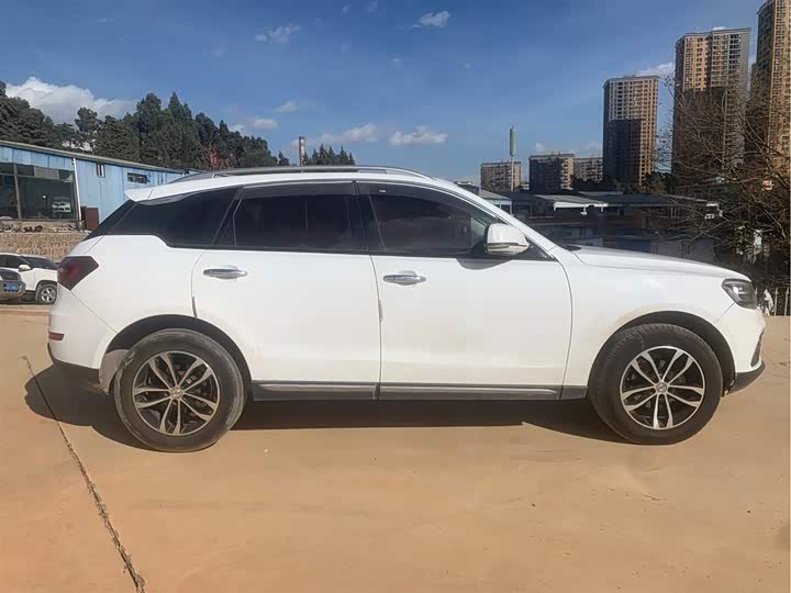 众泰t600 coupe 2017款 1.5t 自动豪华型