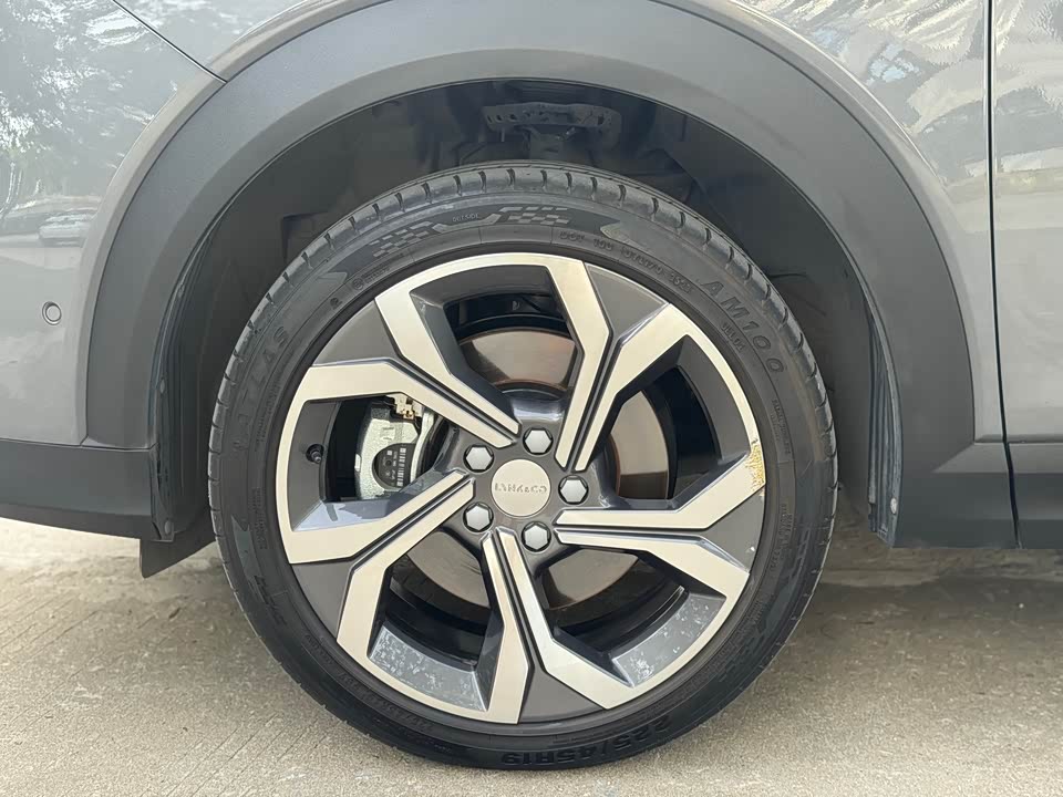 Lynk & Co 06