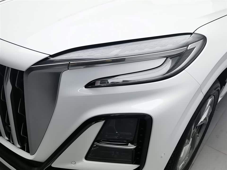 Hongqi HS3