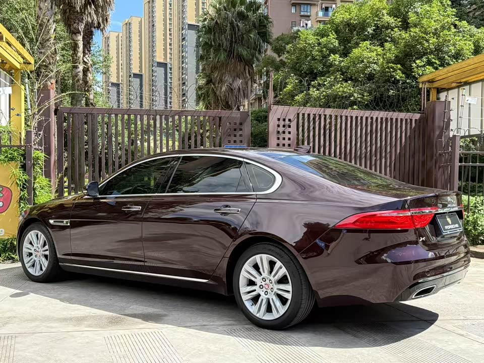 Jaguar XFL