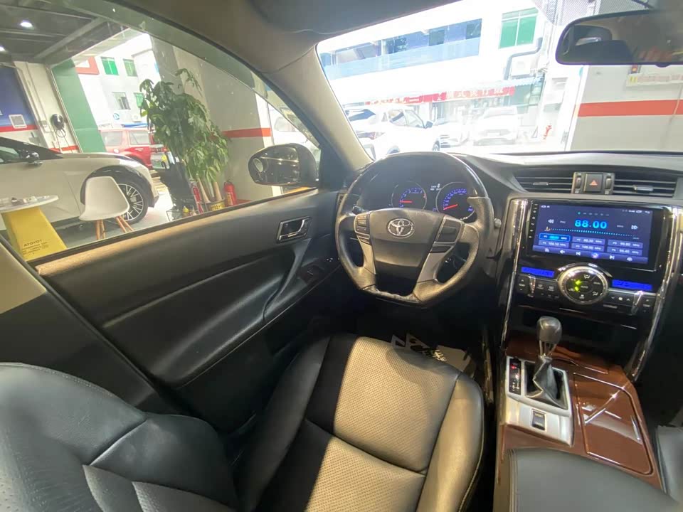 Toyota Reiz
