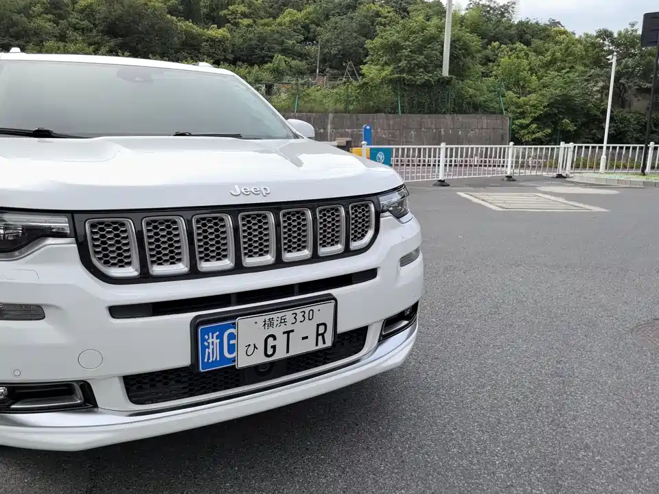 Jeep Grand Commander