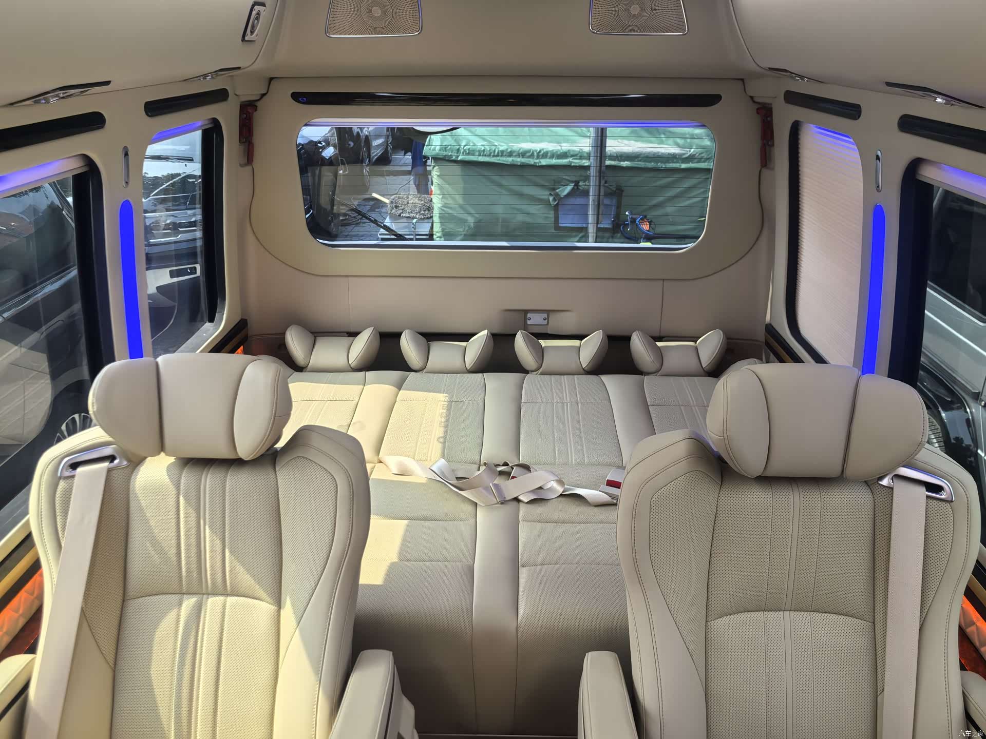 Toyota Coaster, 2022 14