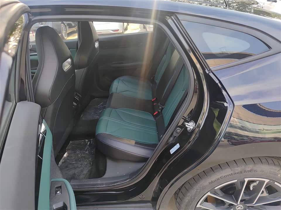 Changan UNI-V Smart iDD Changan UNI-V Smart iDD