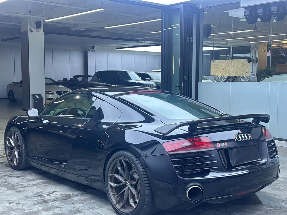 Audi R8