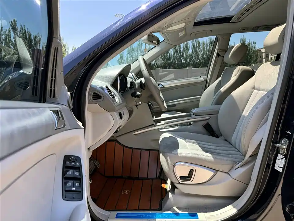 Mercedes-Benz M class