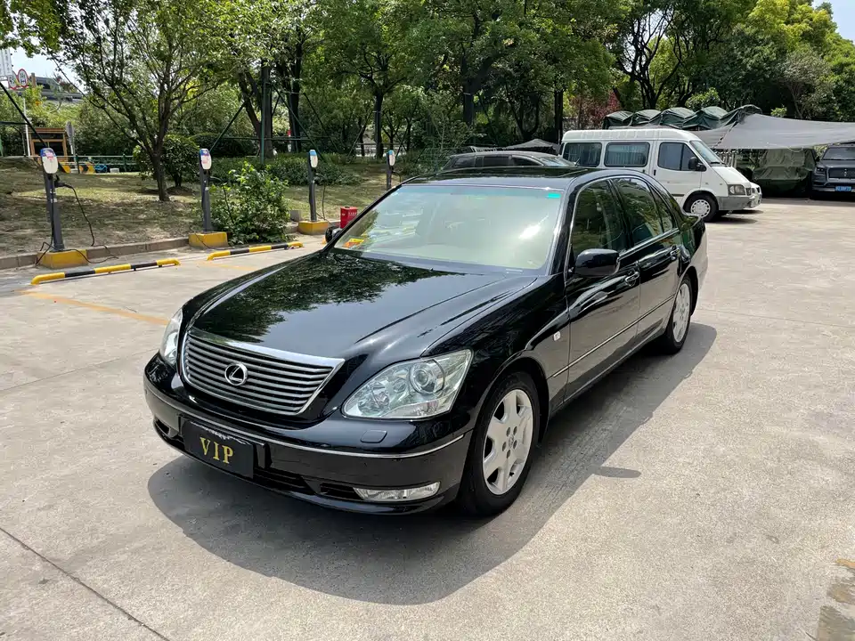 Lexus LS