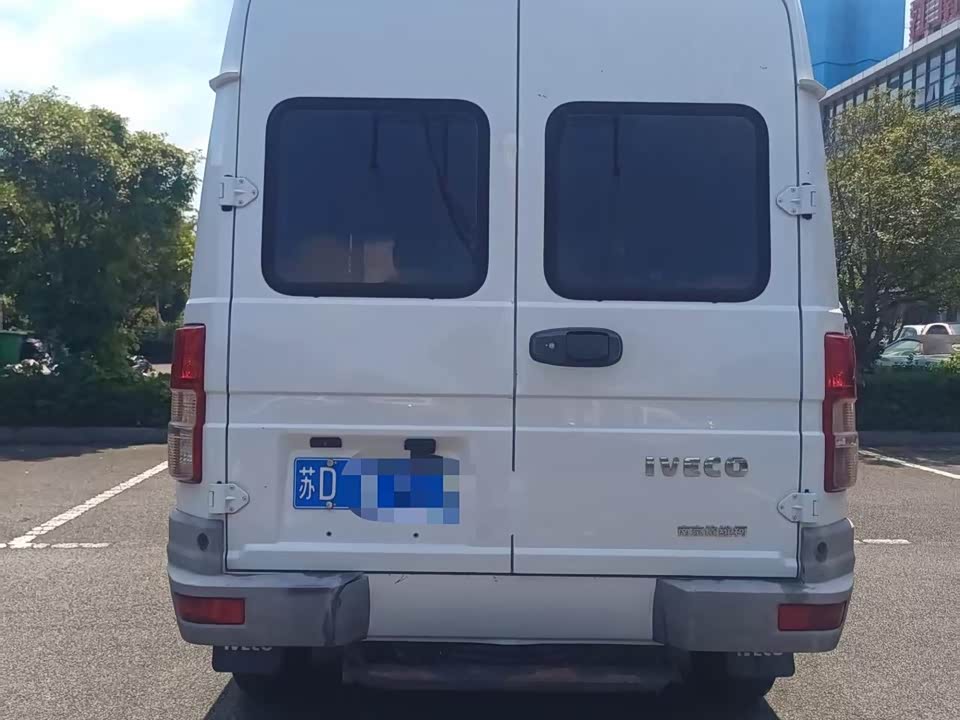 Iveco proud