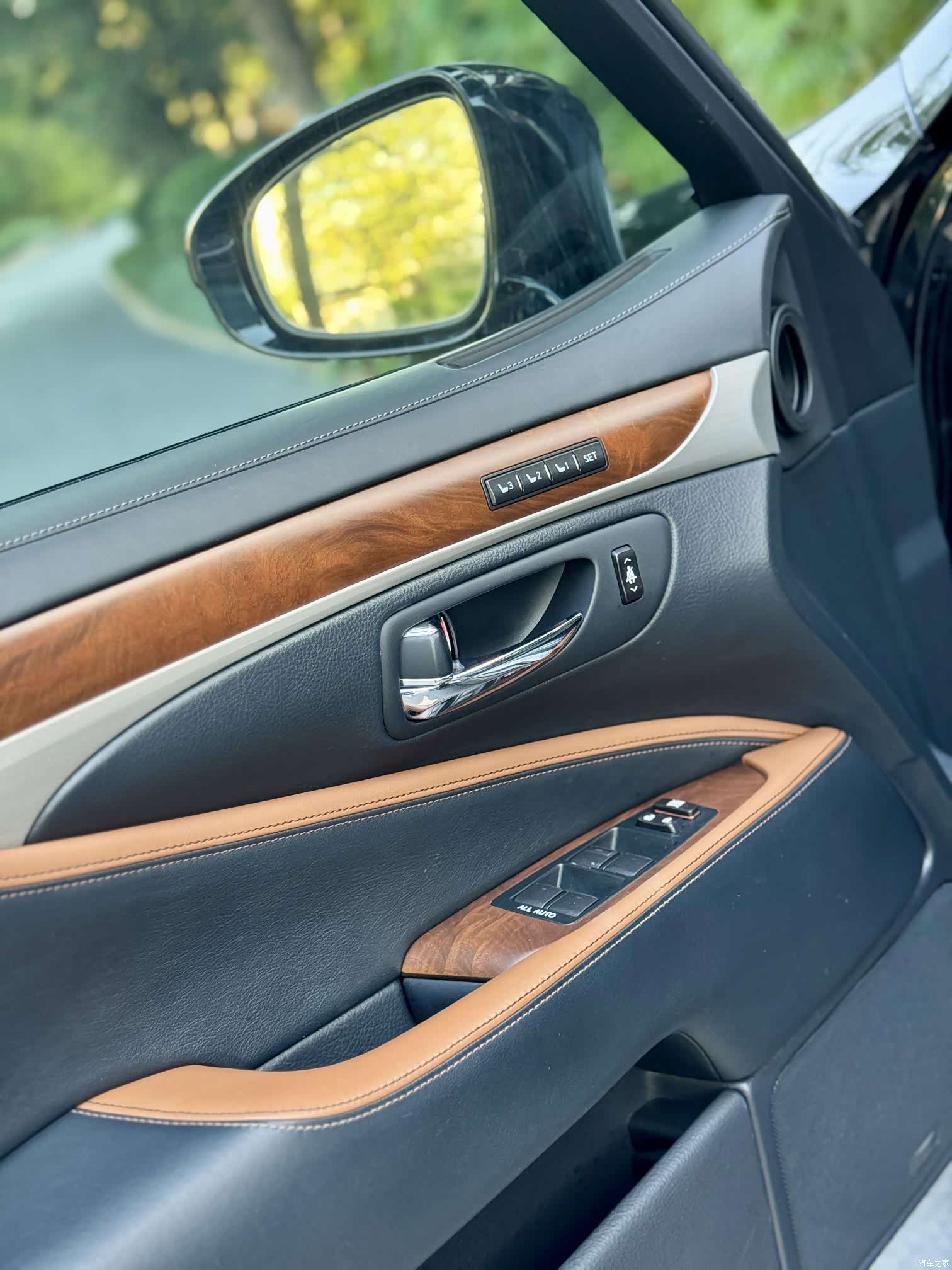 Lexus LS, 2013 24
