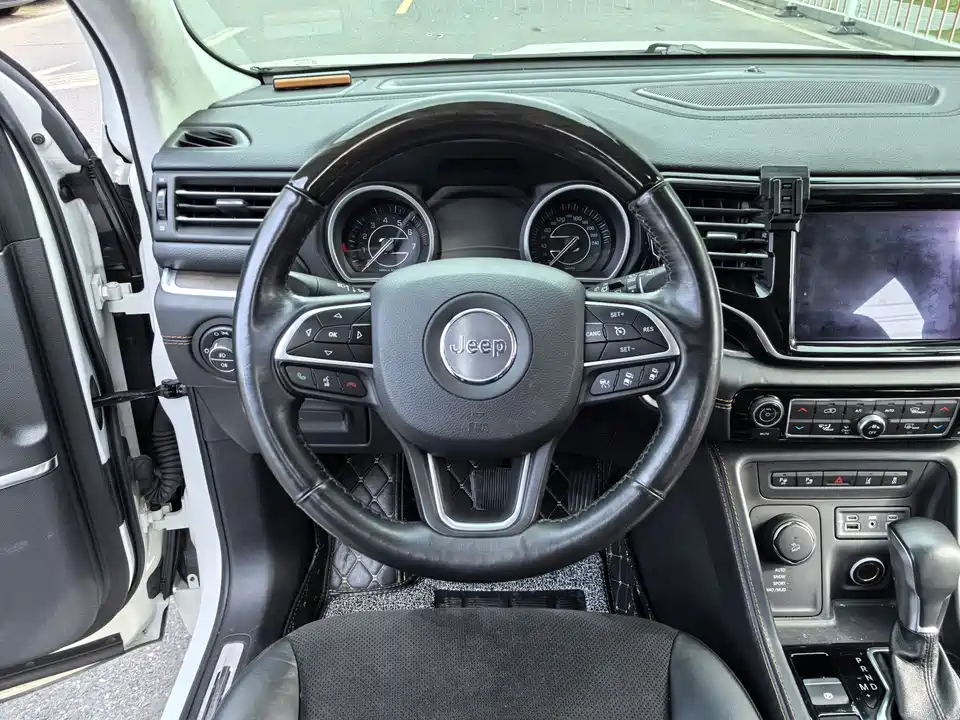 Jeep Grand Commander