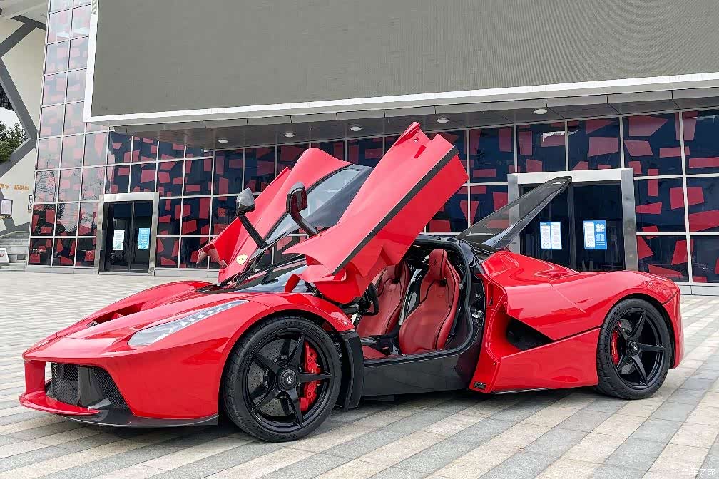 Ferrari LaFerrari, 2016 2