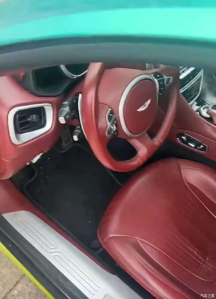 Aston Martin DB11, 2018 3