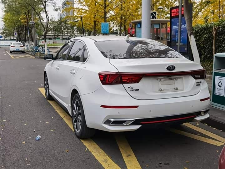 起亚k3 2020款 1.4t dct 智享运动版