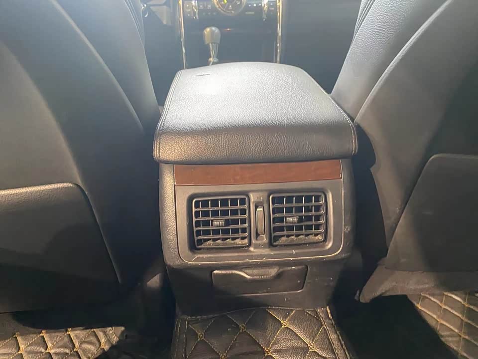 Toyota Reiz