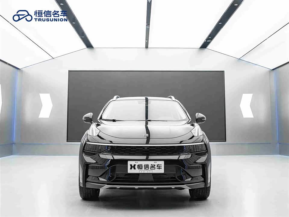 Lynk & Co 01