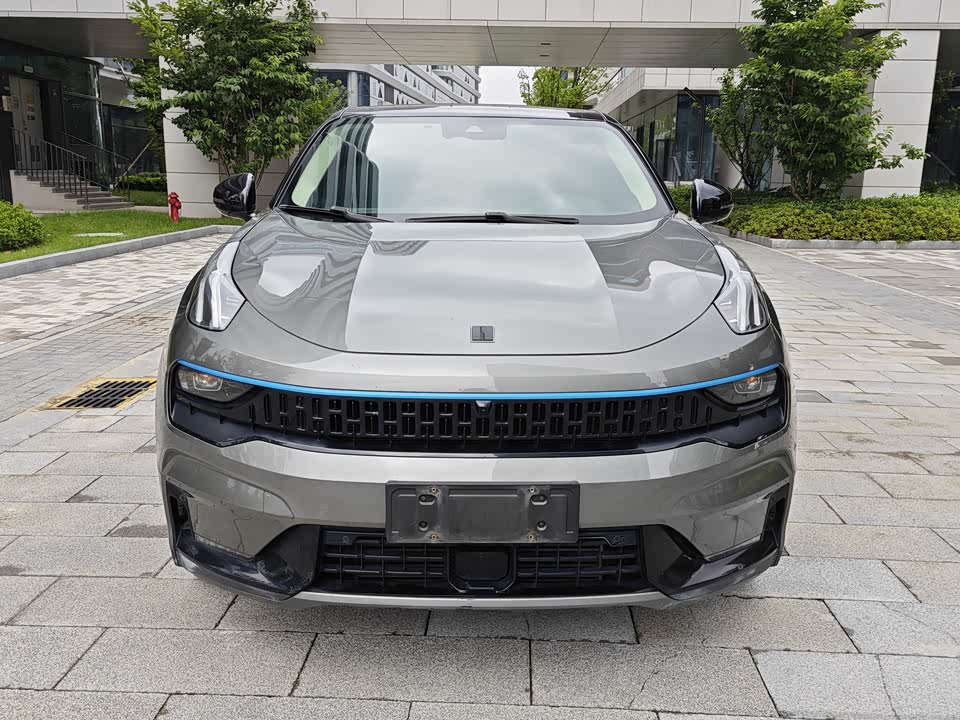 Lynk & Co 05