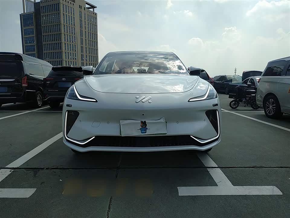 IM Motors Zhiji LS7 IM Motors Zhiji LS7