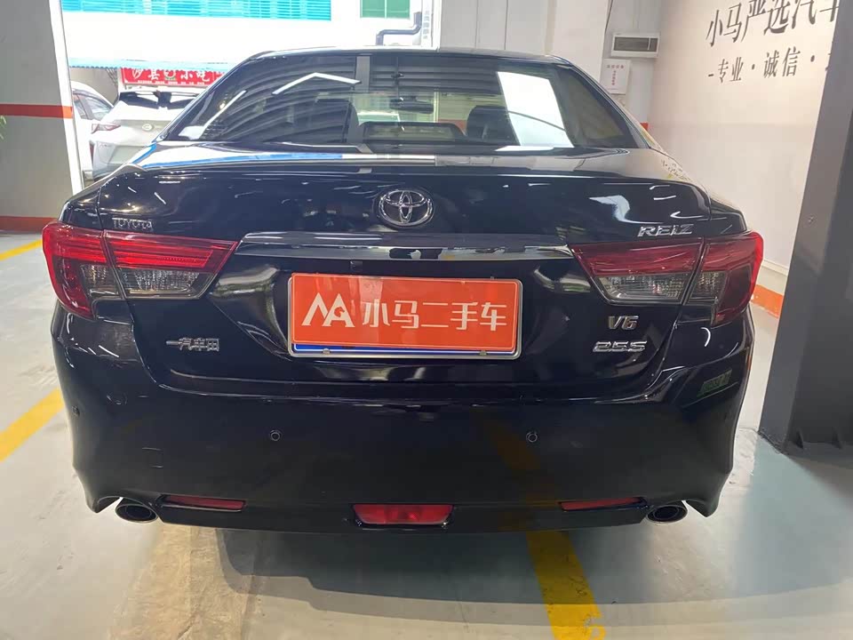 Toyota Reiz
