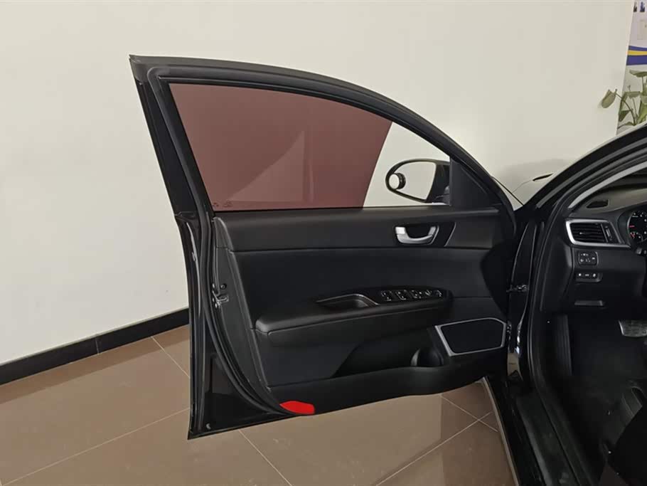 Kia K5 Kia K5