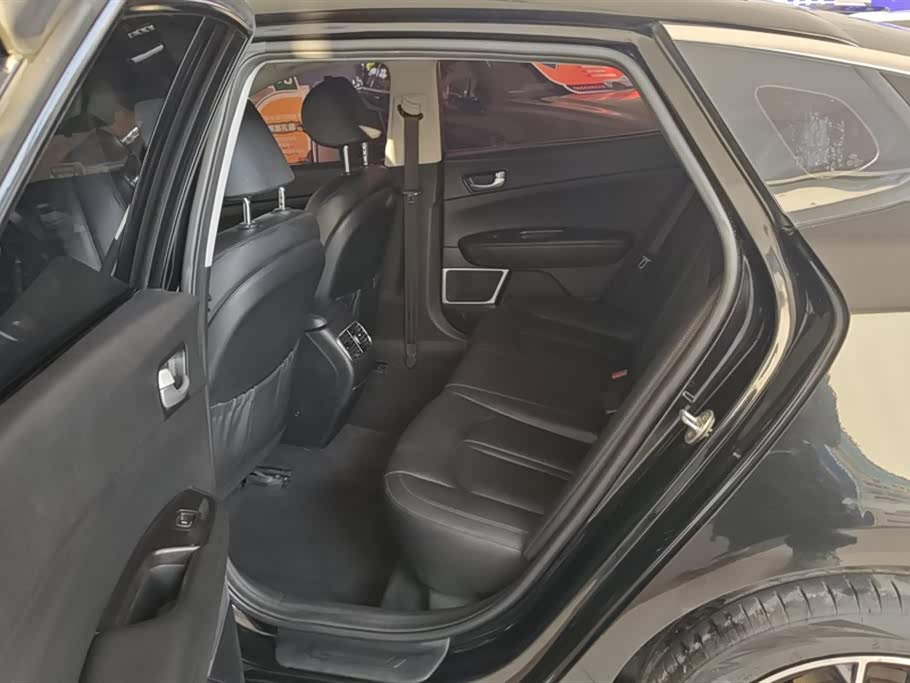 Kia K5 Kia K5