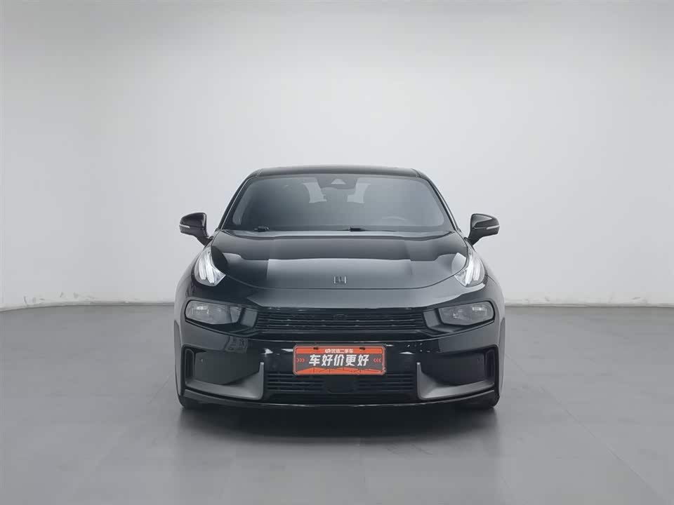 Lynk & Co 03