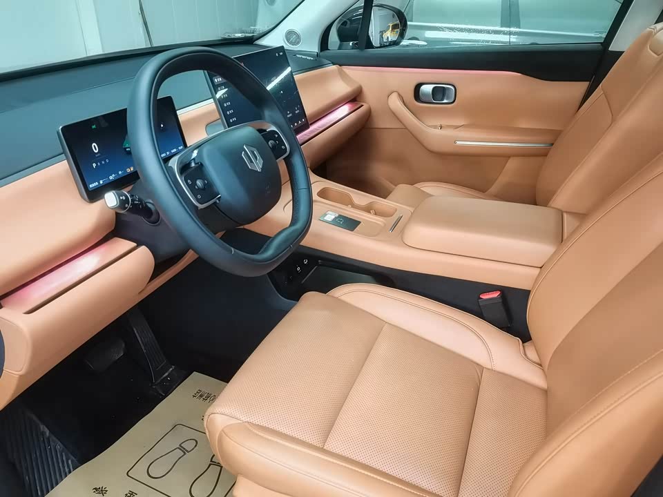 Leapmotor C10