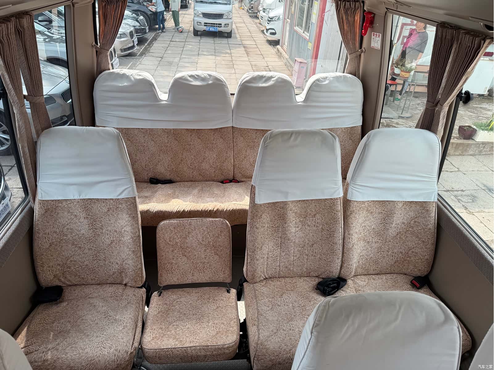 Toyota Coaster, 2011 22