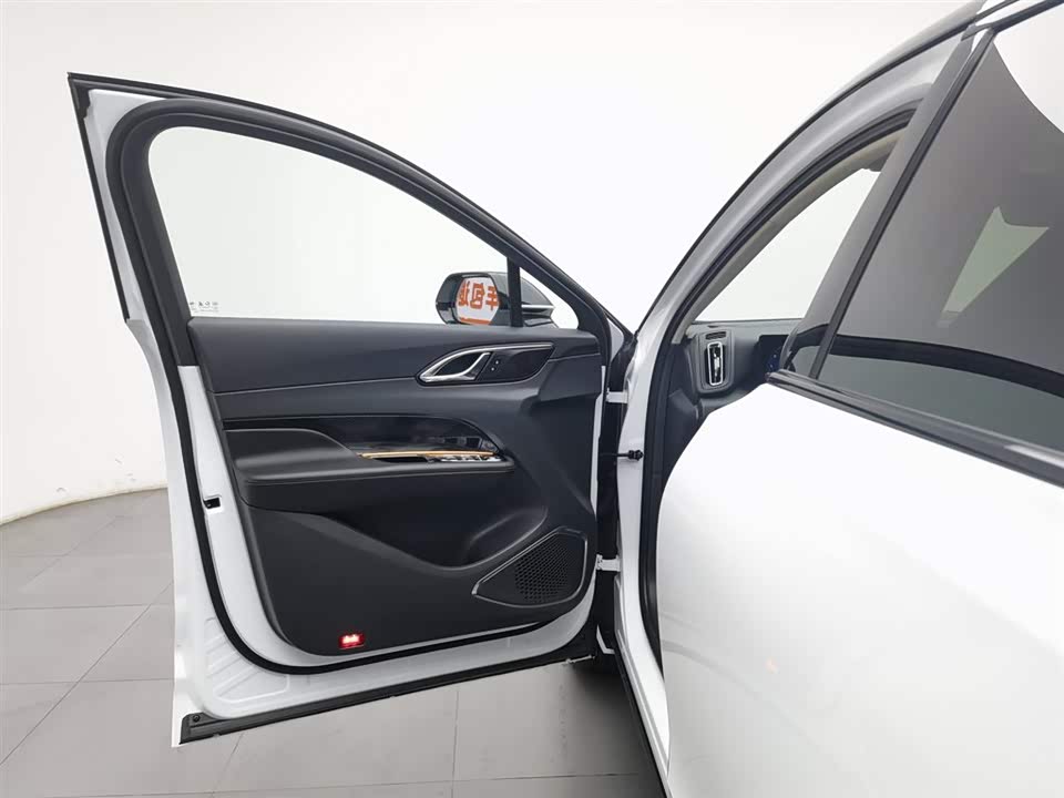 Hongqi HS3
