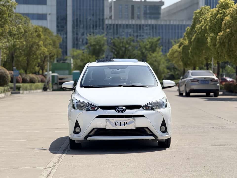 Toyota YARiS L to enjoy