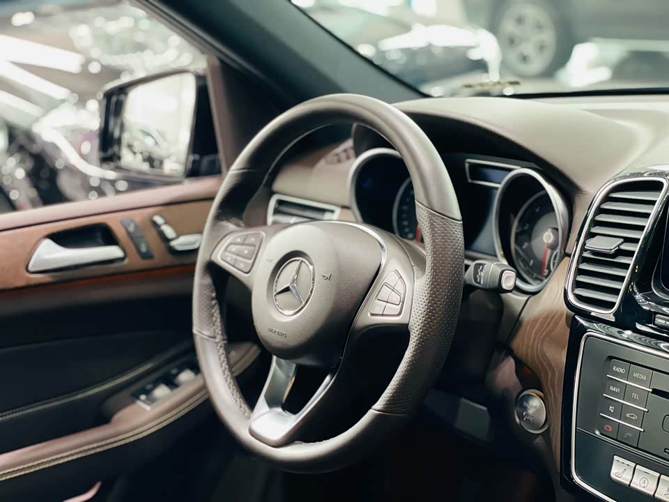 Mercedes-Benz GLE Mercedes-Benz GLE