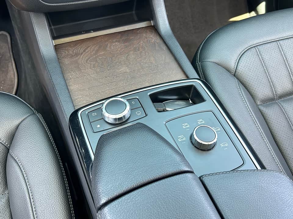Mercedes-Benz GLE Mercedes-Benz GLE