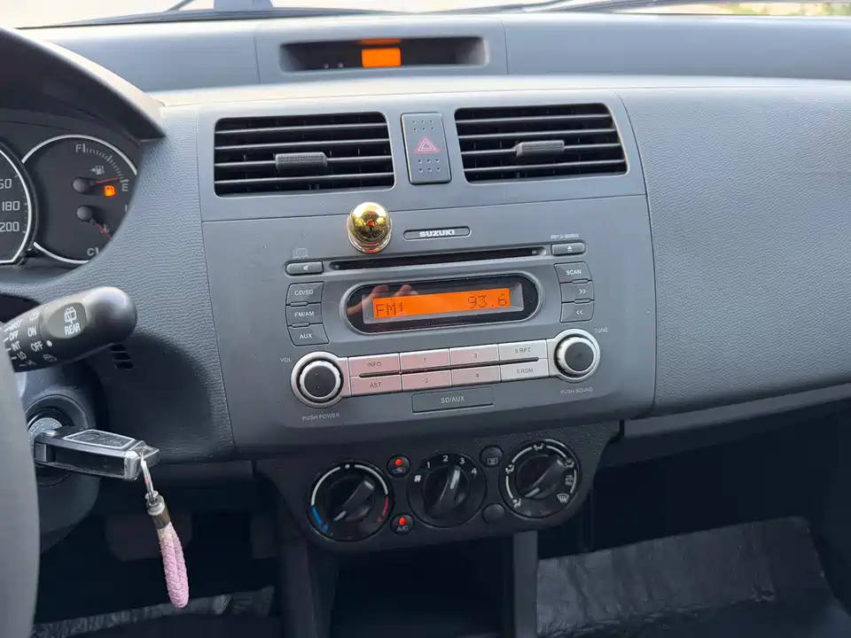 Suzuki Swift Suzuki Swift