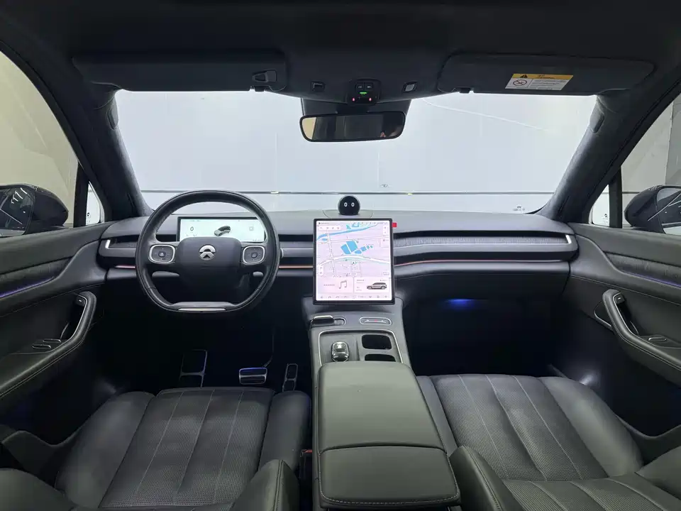 NIO ES8