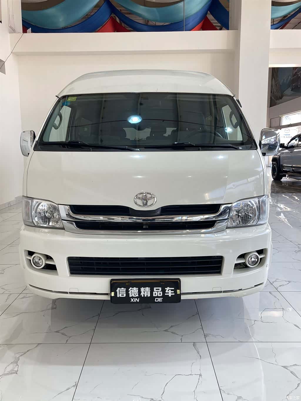 Toyota HiAce, 2010 1