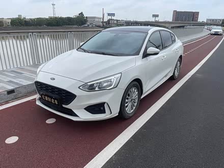福克斯 2020款 三厢 ecoboost 180 自动锋潮型