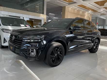 途锐 2021款 3.0tsi 锐享版 曜黑运动套装