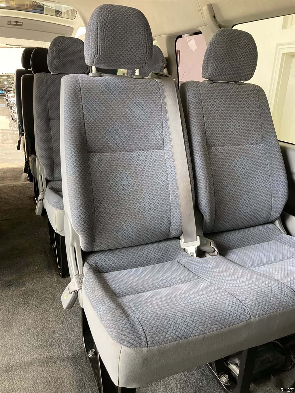 Toyota HiAce, 2010 12
