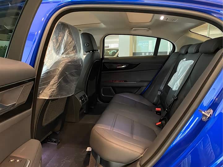 捷豹xel 2020款 2.0t 200ps s进取优雅版