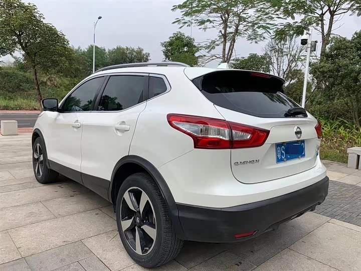 逍客2016款 2.0l cvt豪华版